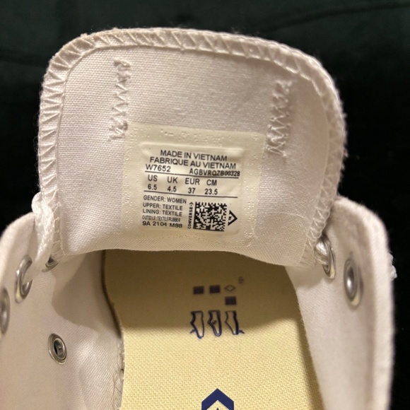 Converse White Low-Tops - Picture 7 of 10